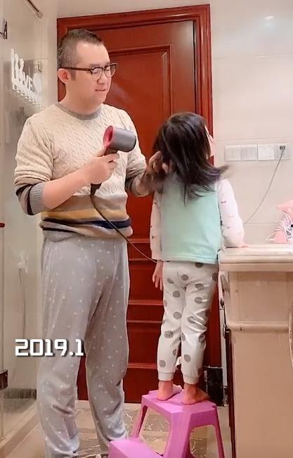 涂磊的女儿和老婆照片,幸福家庭生活引网友羡慕